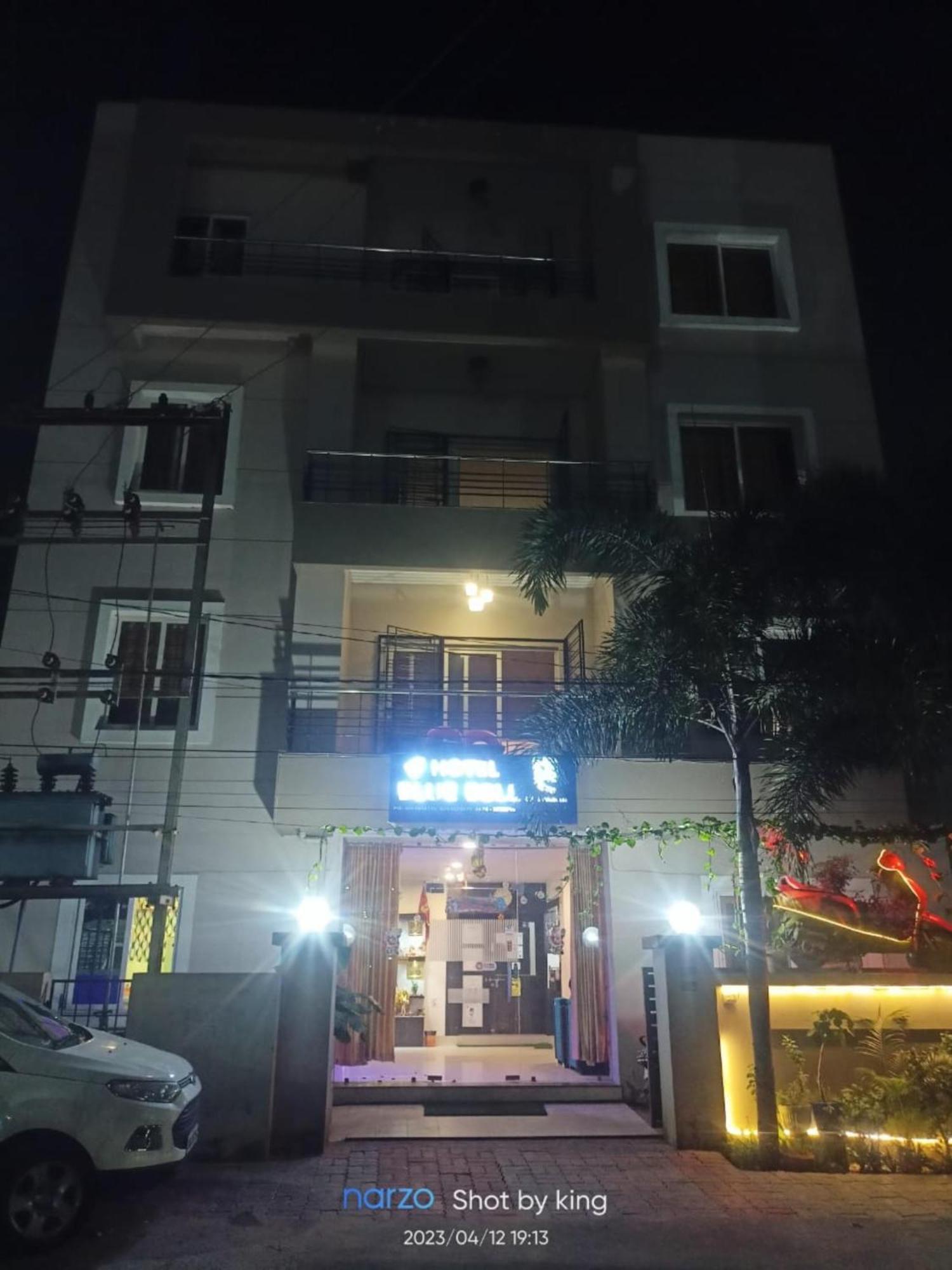 Goroomgo Blue Bell Bhubaneswar - Well Decorated Room -Wifi And Parking Facilities Available Bagian luar foto