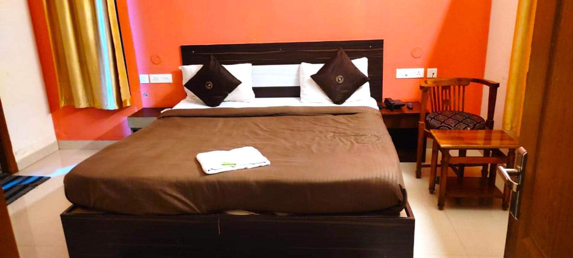 Goroomgo Blue Bell Bhubaneswar - Well Decorated Room -Wifi And Parking Facilities Available Bagian luar foto